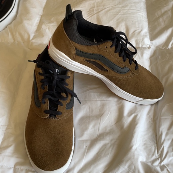 Vans Sneakers - Picture 2 of 3